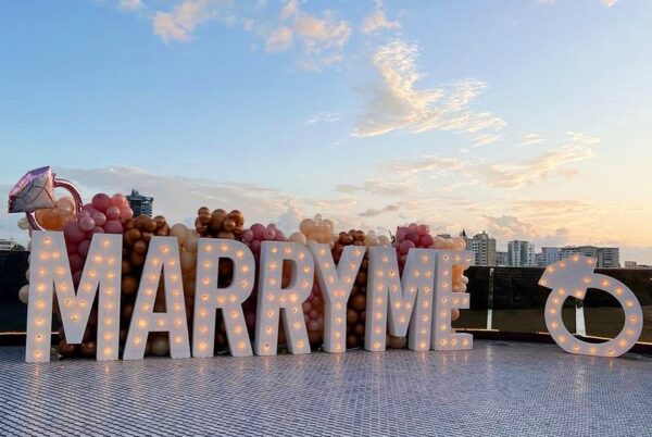 MARRY ME RING 4' RENTAL WITH BALLONS