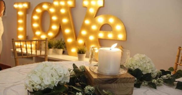 GOLD ILLUMINATED SIGN 8'X4'